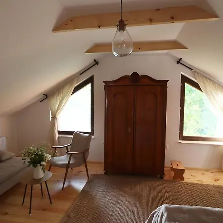 Hiska Pod Klumpo Nyaraló *